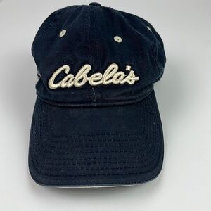 Cabela’s trucker hat.